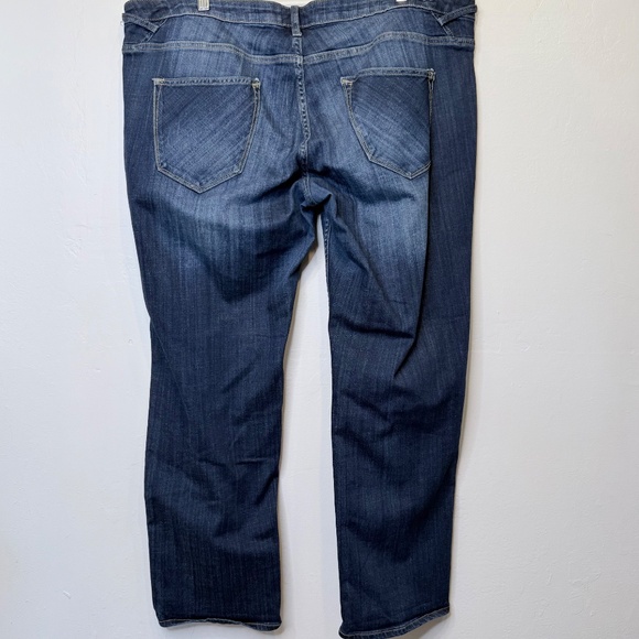 Vigoss | Thompson Tomboy Mid Rise Plus Size Denim Curve Hugging Straight Jeans - Picture 3 of 13